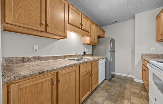 2 beds, 2 baths, 1,000 sqft, $1,147, Unit 421C