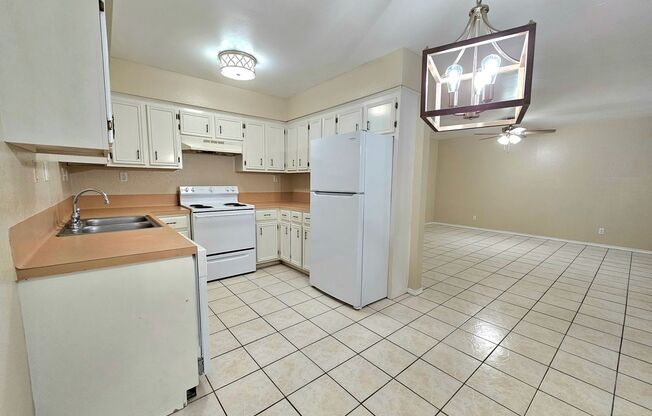 111 Las Palmas St.