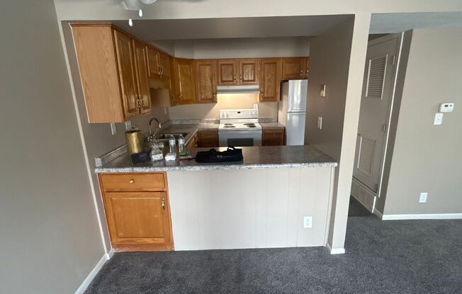 2 beds, 1 bath, 900 sqft, $969, Unit 107
