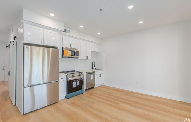 Studio, 1 bath, 486 sqft, $2,075, Unit 104