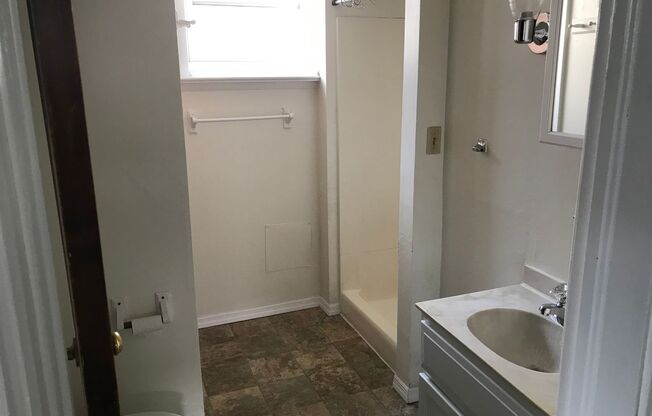 1 bed, 1 bath, $675, Unit 1A - 1