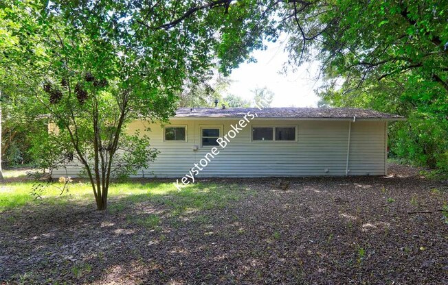 2423 THRASHER AVE