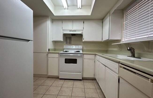 1101 N April #A, Mesa, AZ 85203