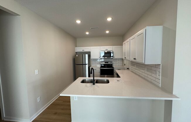 $1650 - 4 bed 2 bath - New Build Duplex in a beautiful neighborhood!