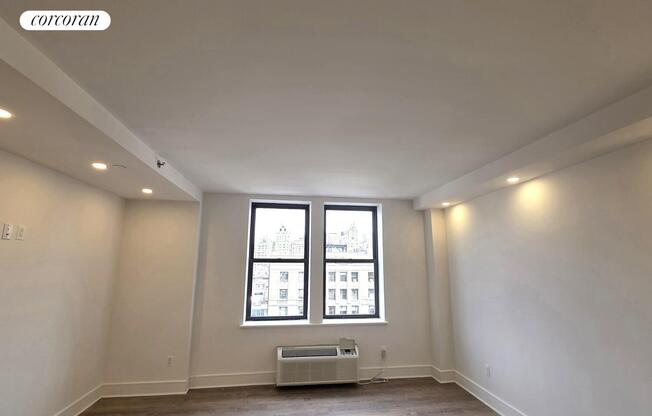 1 bed, 1 bath, $5,500, Unit 10I