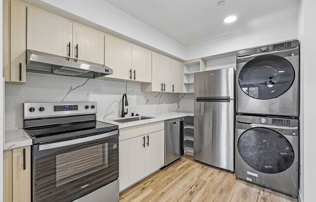 Studio, 1 bath, 421 sqft, $2,275, Unit 2330-105