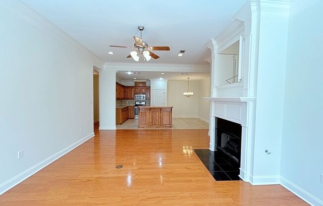 4 Bedroom House with Community Pool, Playground, Tennis & Basketball Courts!