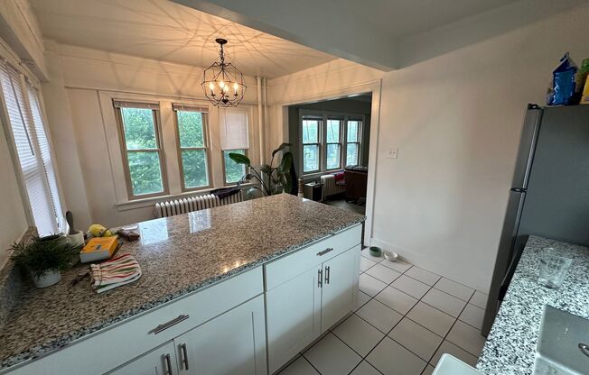 1 bed, 1 bath, $1,325, Unit 40