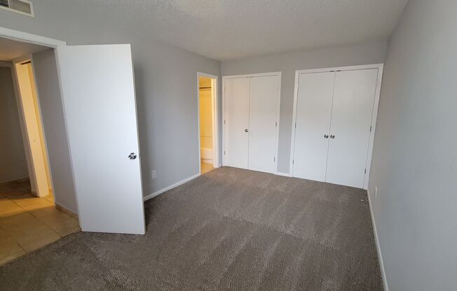 2 beds, 1.5 baths, 954 sqft, $975, Unit 706