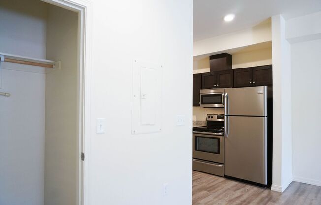 Studio, 1 bath, 356 sqft, $1,175