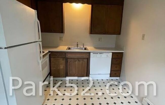 2 beds, 1 bath, $1,395, Unit 3111-07