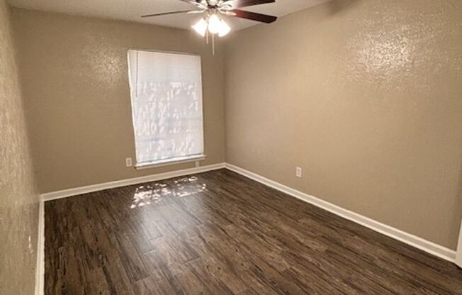 2 beds, 1 bath, 953 sqft, $1,400, Unit 547