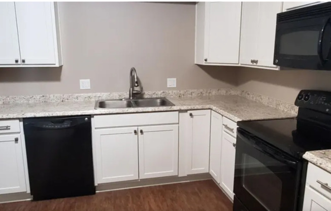 1 bed, 1 bath, 1,050 sqft, $800, Unit Unit 15