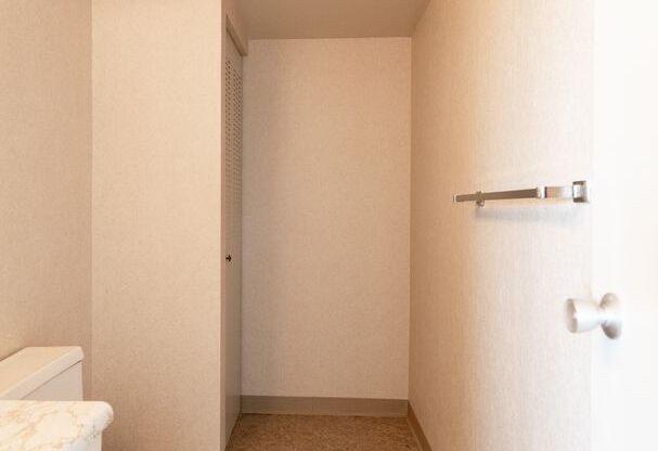 2 beds, 1.5 baths, 1,008 sqft, $1,600, Unit Unit 112
