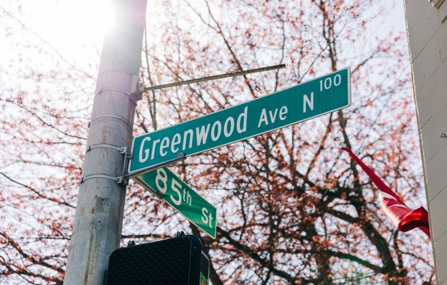 Greenwood Ave and 85th Street Sign