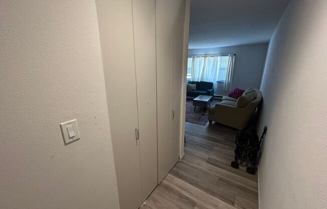 2 beds, 1 bath, $1,395, Unit 122