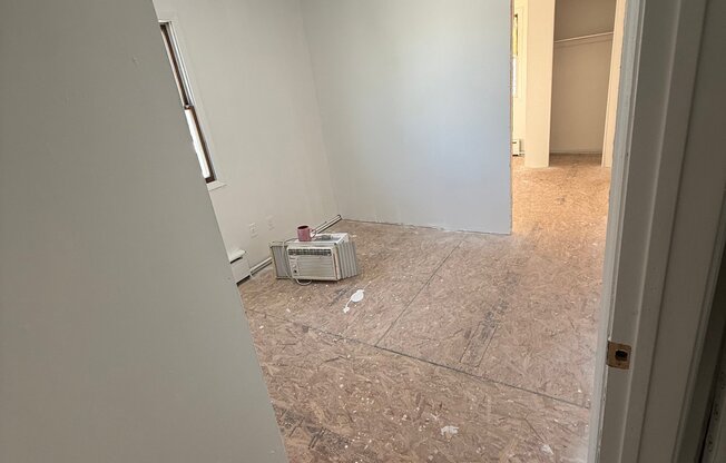 128 61 235 ST