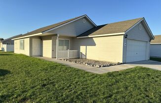 3 beds, 2 baths, $2,100