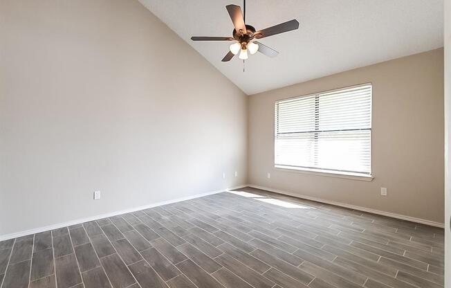711 MEADOWCREEK CT