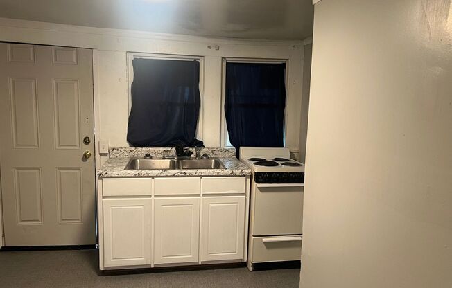 1 bed, 1 bath, 539 sqft, $650, Unit 220 W Virginia St.