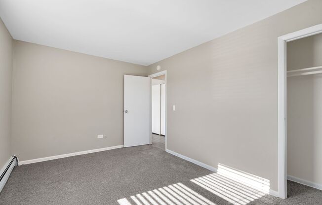 2 beds, 1 bath, 850 sqft, $1,675, Unit M09-M09M