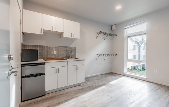 Studio, 1 bath, $775, Unit 217