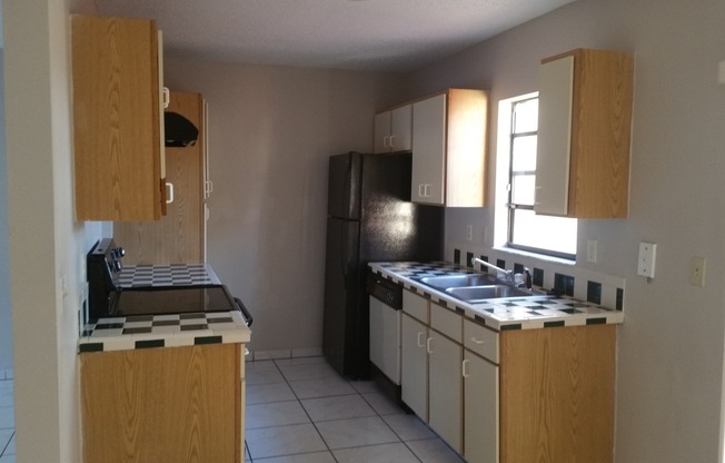 3 Bed 2.5 Bath Townhome | Gated Community with Poll | Washer Dryer Hook Ups | Section 8 Welcome