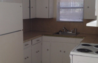 3 beds, 1 bath, 922 sqft, $1,150, Unit 2925 Mock