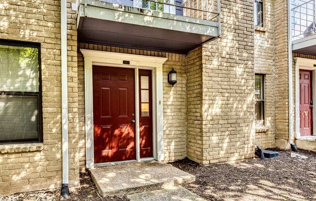 810 BANISTER LN