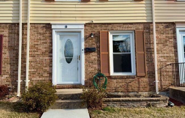 Charming 2 Bedroom/1.5 Bathroom Townhome in Nottingham, MD!