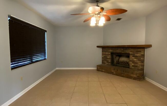 Walk to Downtown Micanopy!