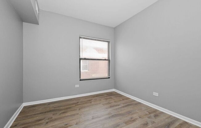 2 beds, 1 bath, 480 sqft, $1,525, Unit 4244 1/2 - 3E