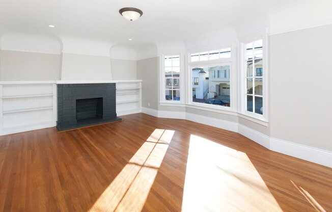 Versatile Recently Renovated 3bd/3ba plus bonus rooms home in Outer Richmond!