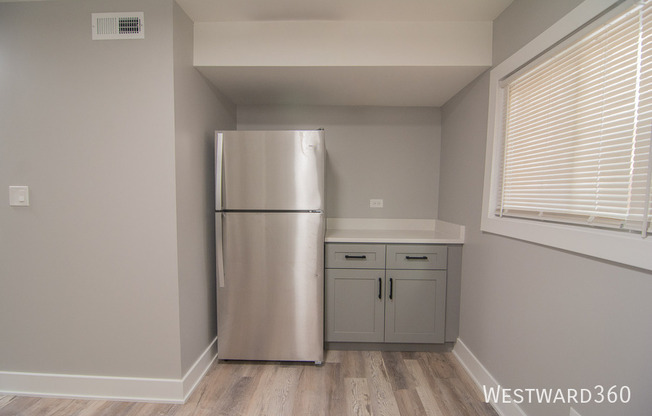 6141 N HERMITAGE AVE