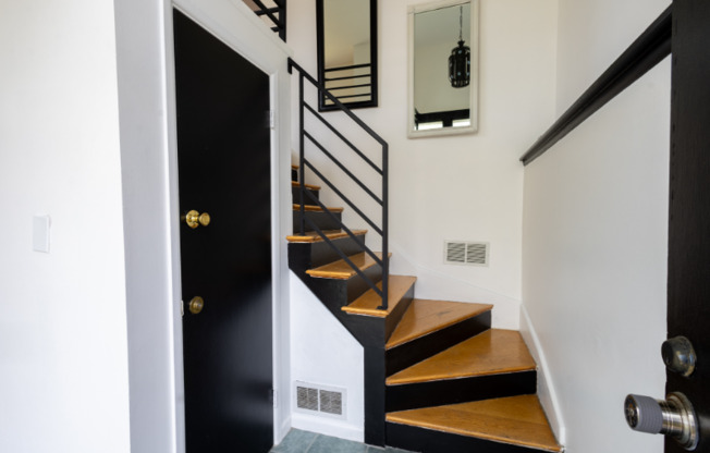30 LEIGHTON RD