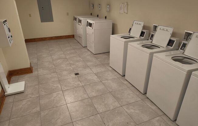 1 bed, 1 bath, 500 sqft, $1,550, Unit B-105