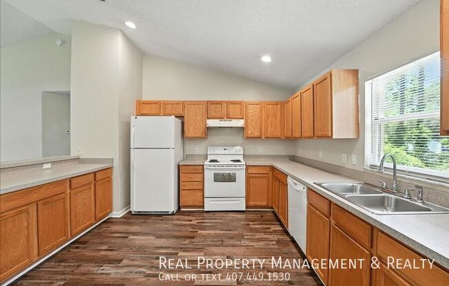 961 HANFORD DR