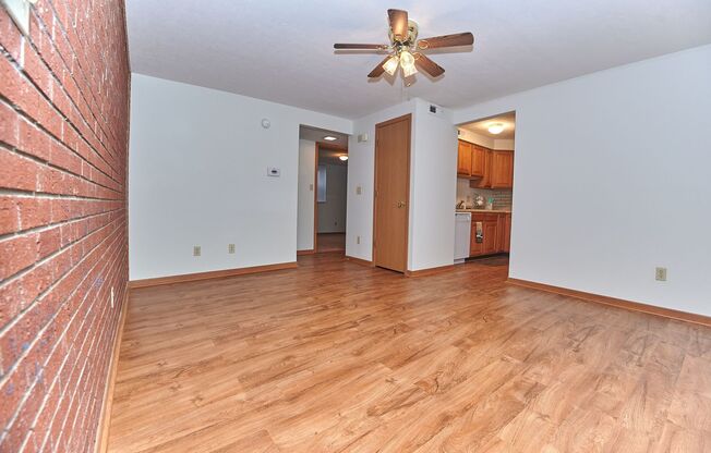 2 beds, 1 bath, 775 sqft, $975, Unit 1227-06