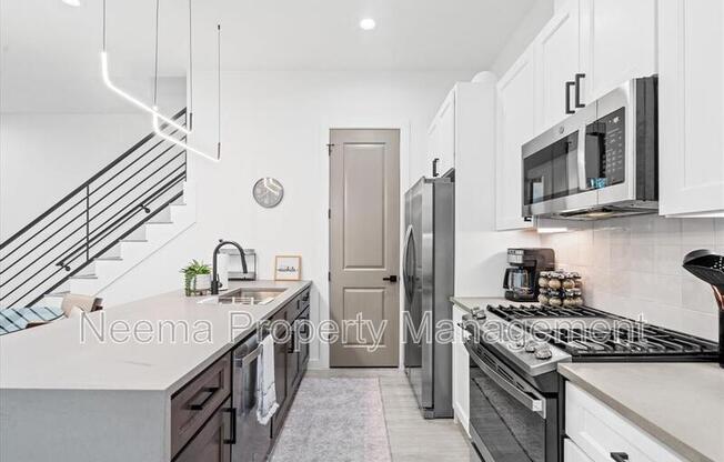 6821 CADILLAC ST