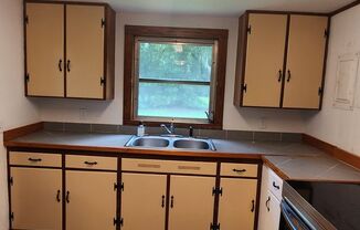 3 beds, 1 bath, $1,700