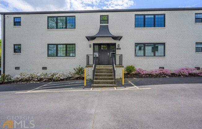905 Briarcliff Road Northeast - 01