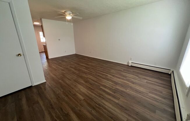 2 beds, 1.5 baths, 900 sqft, $1,145