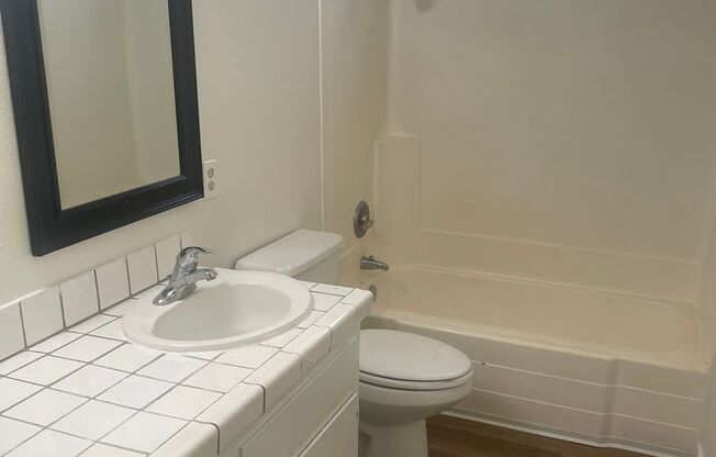 1 bed, 1 bath, $1,800, Unit Unit 1