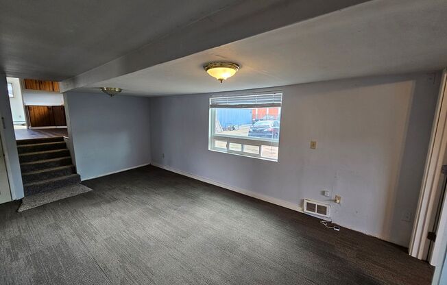 Kean Blvd Upstairs unit