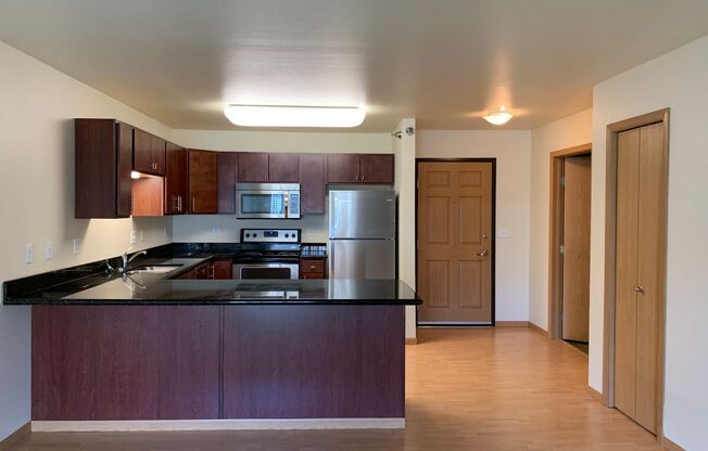 1 bed, 1 bath, 718 sqft, $985, Unit 615-207
