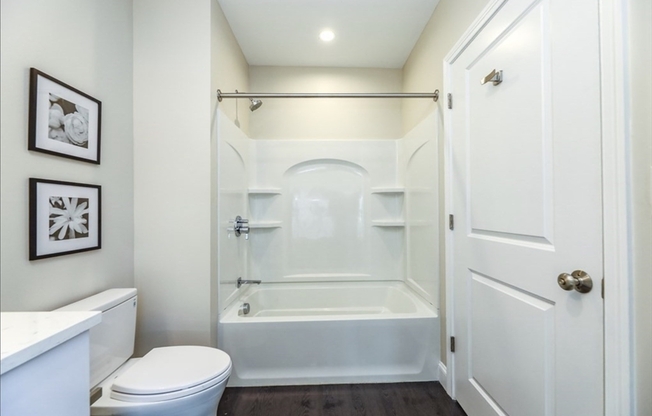 1 bed, 1 bath, 800 sqft, $2,700, Unit 107