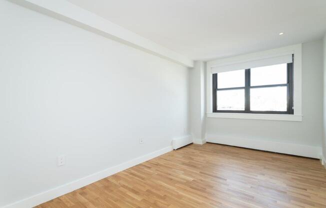 3 beds, 1.5 baths, 1,035 sqft, $4,850, Unit 10B