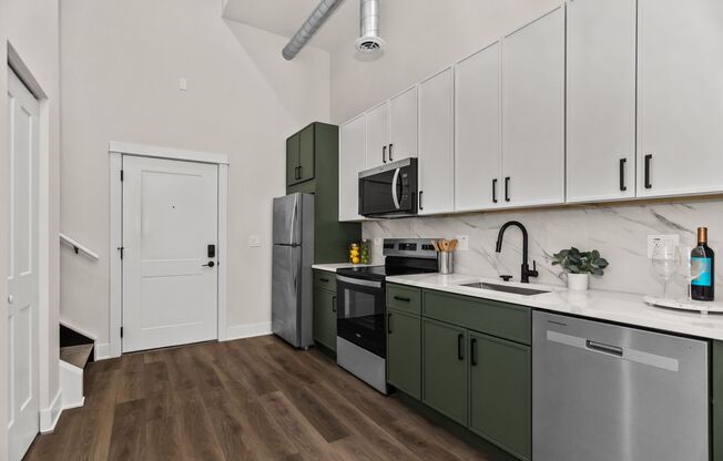 1 bed, 1.5 baths, 689 sqft, $3,395, Unit 206