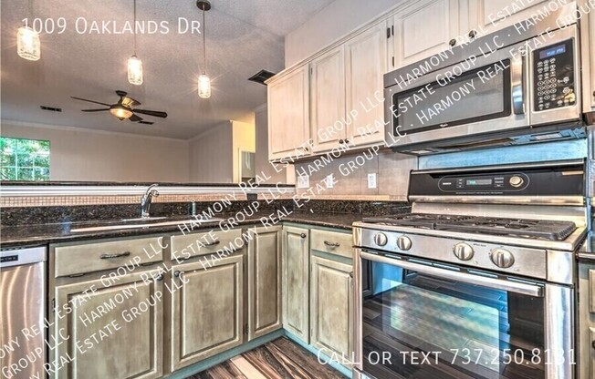 1009 OAKLANDS DR