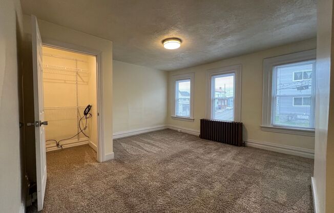 3 beds, 1 bath, $1,495